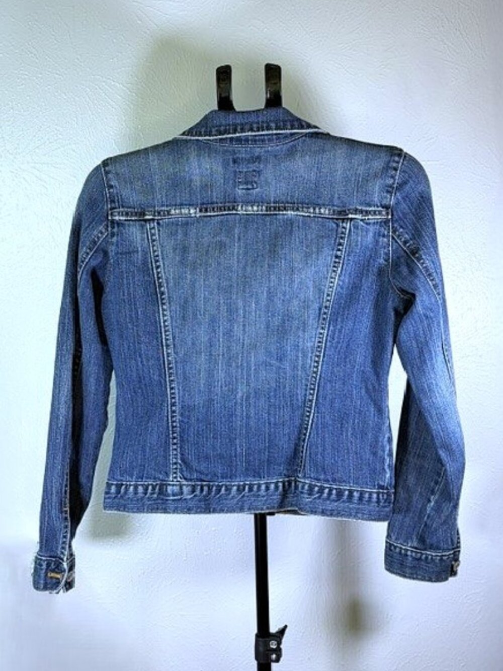 GAP - Picture 3 of 5